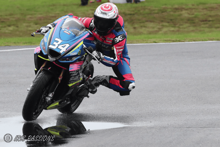 Immersion en compétition moto d'endurance - proche Bordeaux