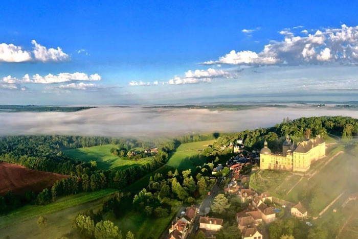 Baptême montgolfière au Château de Hautefort en Dordogne
