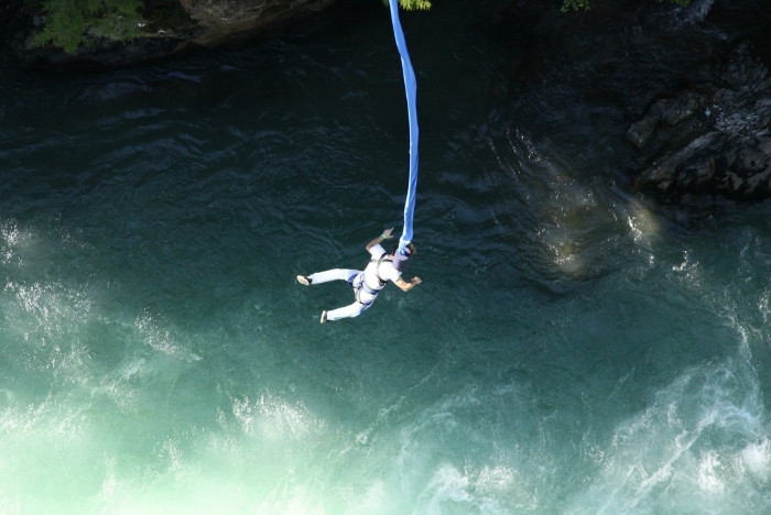 Saut à l'élastique "Touché d'eau" - Viaduc de l'Arudy - Pau