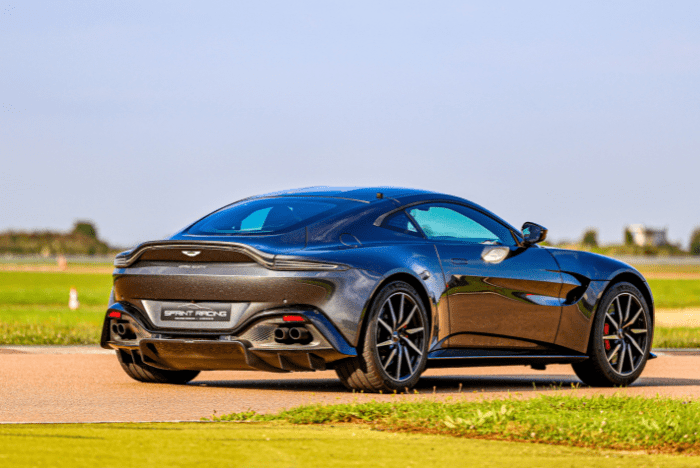 Stage pilotage Aston Martin V8 - Les Ecuyers