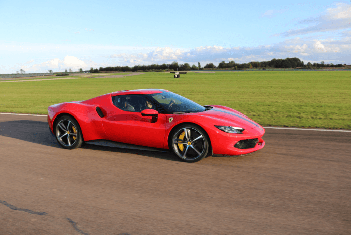 Stage pilotage Ferrari 296 GTB - Clastres