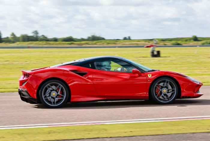 Stage Pilotage Ferrari F8 Tributo - Montlhéry