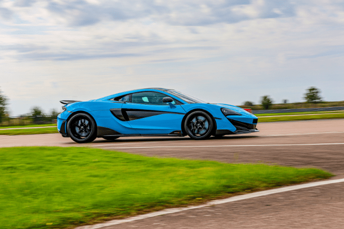 Stage de Pilotage en McLaren 600 LT - 12 circuits au choix