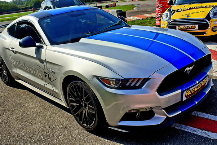 Stage de Pilotage enfant en Ford Mustang GT V8 dès 10 ans - 20 circuits au choix