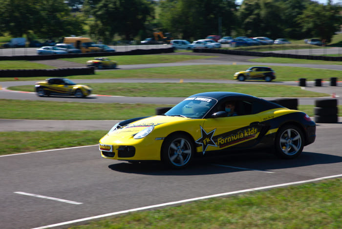 Stage de Pilotage enfant en Porsche Cayman dès 9 ans - 20 circuits au choix