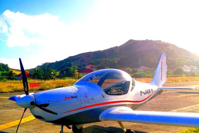 Vol en avion léger ULM au-dessus de la Martinique