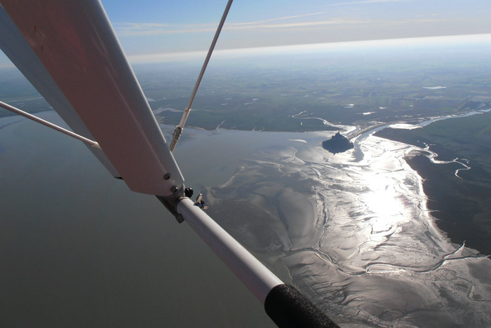 Vol d'initiation de pilotage d'un ULM pendulaire - baie du Mont-Saint-Michel