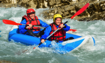Canoë-kayak monoplace Pont de Taloire sportif dans les Gorges du Verdon 