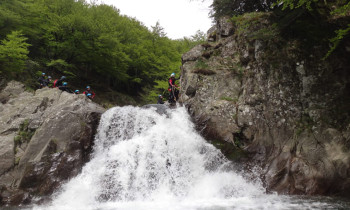 Découverte du canyoning proche Lozère