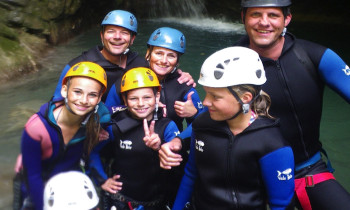 Découverte du canyoning en groupe privé à Annecy 