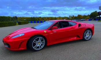 2 tours de Pilotage enfant en Ferrari F430 - Volant Fun - Alès