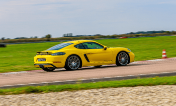4 tours en Porsche Cayman S 718 sur le circuit de Folembray (02)