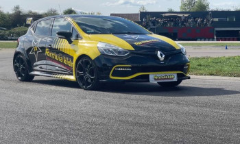 Stage de Pilotage enfant en Clio IV RS dès 8 ans - Volant Fun (2 tours) Circuit du Grand Sambuc (13)