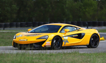 Stage de Pilotage enfant en McLaren 540C dès 13 ans - Volant Fun (2 tours) Circuit de Saint-Dié-des-Vosges (88)