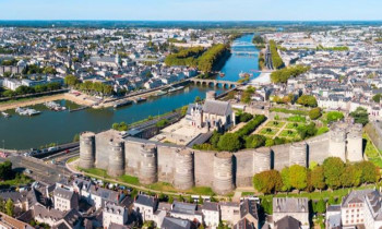 Survol des Châteaux de la Loire en Hélicoptère - Angers