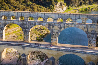 Balade touristique en vélo électrique à la découverte d'Uzès
