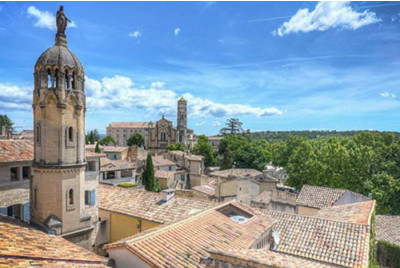 Balade touristique en vélo électrique à la découverte d'Uzès