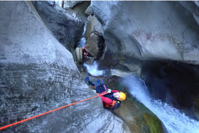 Canyoning Sport niveau "Difficile" - Grenoble