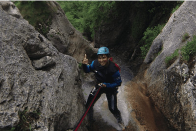 Stage apprentissage canyoning à Annecy 