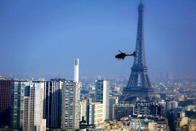 Baptême en Hélicoptère Paris - Versailles "La ville Lumière"