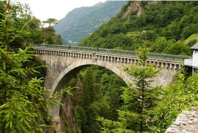 Saut à l'élastique en week-ends à Luz-Saint-Sauveur - Pont Napoléon
