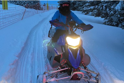 Randonnée nocturne en Motoneige d'1h à Chamrousse