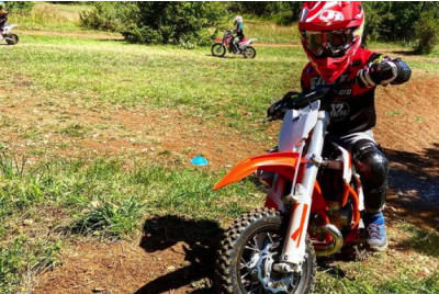 Initiation Pilotage Enfant Moto Cross proche Savignac