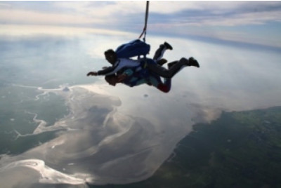 Saut en Parachute au large du Mont-Saint-Michel