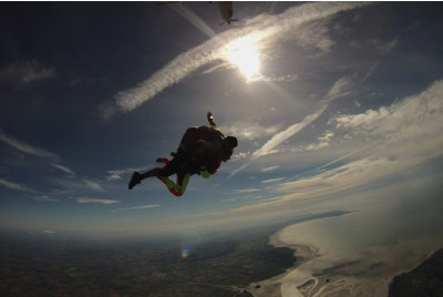 Saut en Parachute au large du Mont-Saint-Michel