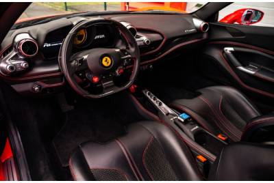 Stage pilotage Ferrari F8 Tributo 720 ch - Issoire