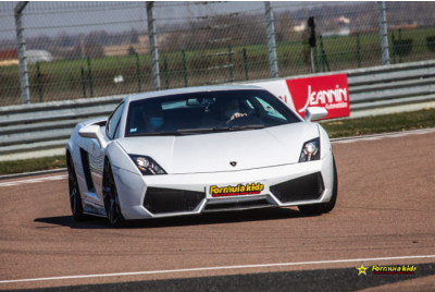 Stage de Pilotage enfant en Lamborghini Gallardo dès 13 ans - 20 circuits au choix