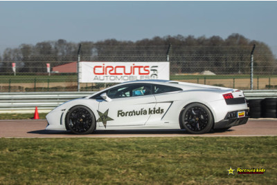 Stage de Pilotage enfant en Lamborghini Gallardo dès 13 ans - 20 circuits au choix