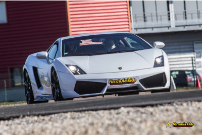 Stage de Pilotage enfant en Lamborghini Gallardo dès 13 ans - 20 circuits au choix