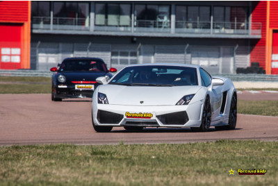 Stage de Pilotage enfant en Lamborghini Gallardo dès 13 ans - 20 circuits au choix