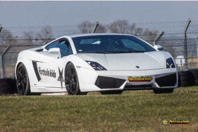 Stage de Pilotage enfant en Lamborghini Gallardo dès 13 ans - 20 circuits au choix