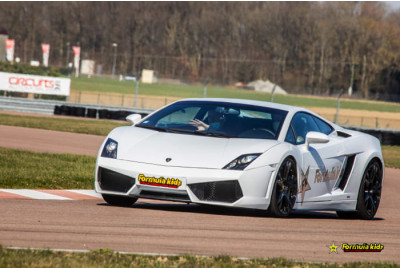 Stage de Pilotage enfant en Lamborghini Gallardo dès 13 ans - 20 circuits au choix