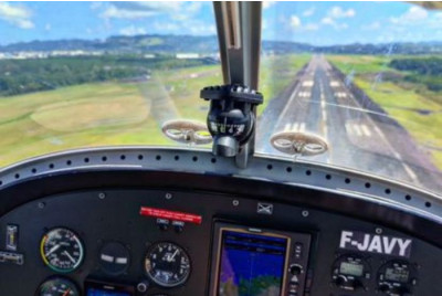 Vol en avion léger ULM au-dessus de la Martinique