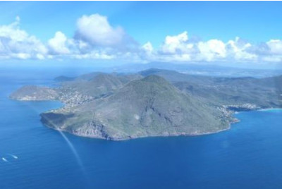 Vol en avion léger ULM au-dessus de la Martinique