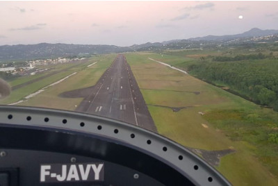 Vol en avion léger ULM au-dessus de la Martinique