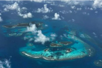 Vol en avion léger ULM au-dessus de la Martinique