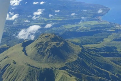Vol en avion léger ULM au-dessus de la Martinique