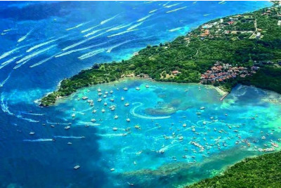 Vol en avion léger ULM au-dessus de la Martinique