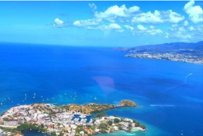 Vol en avion léger ULM au-dessus de la Martinique