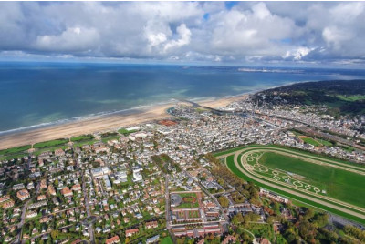 Baptême en hélicoptère sur la côte normande - Deauville