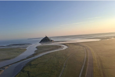 Baptême en hélicoptère au Mont-Saint-Michel 