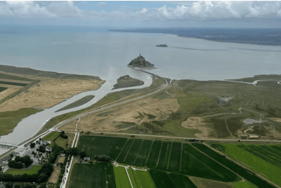 Baptême en hélicoptère au Mont-Saint-Michel 