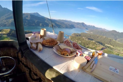 Vol en montgolfière - Survol du Lac de Serre-Ponçon 